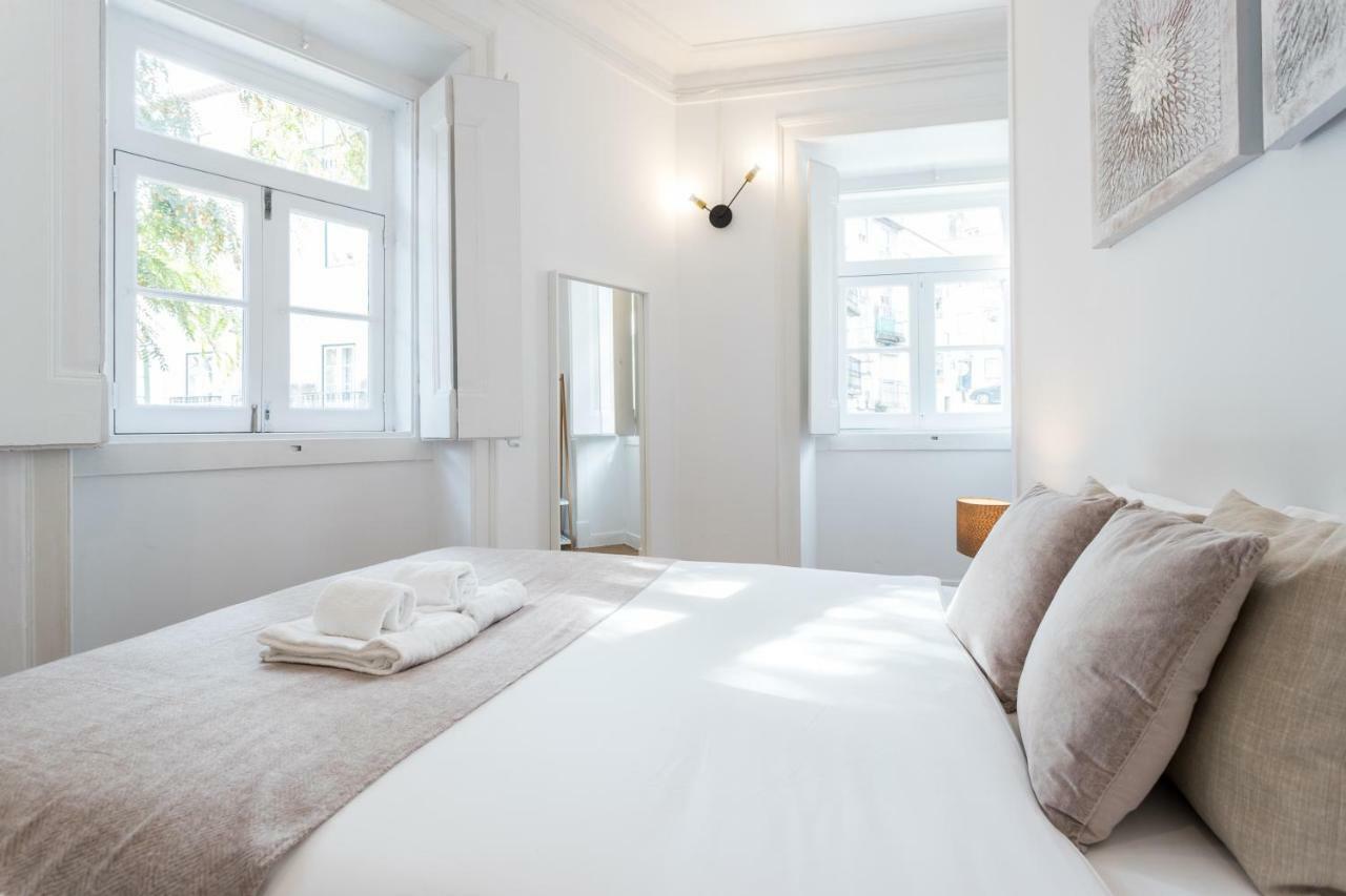 Alfama Tale Four-Bedroom Apartment W/ River View - By Lu Holidays Lisboa Ngoại thất bức ảnh